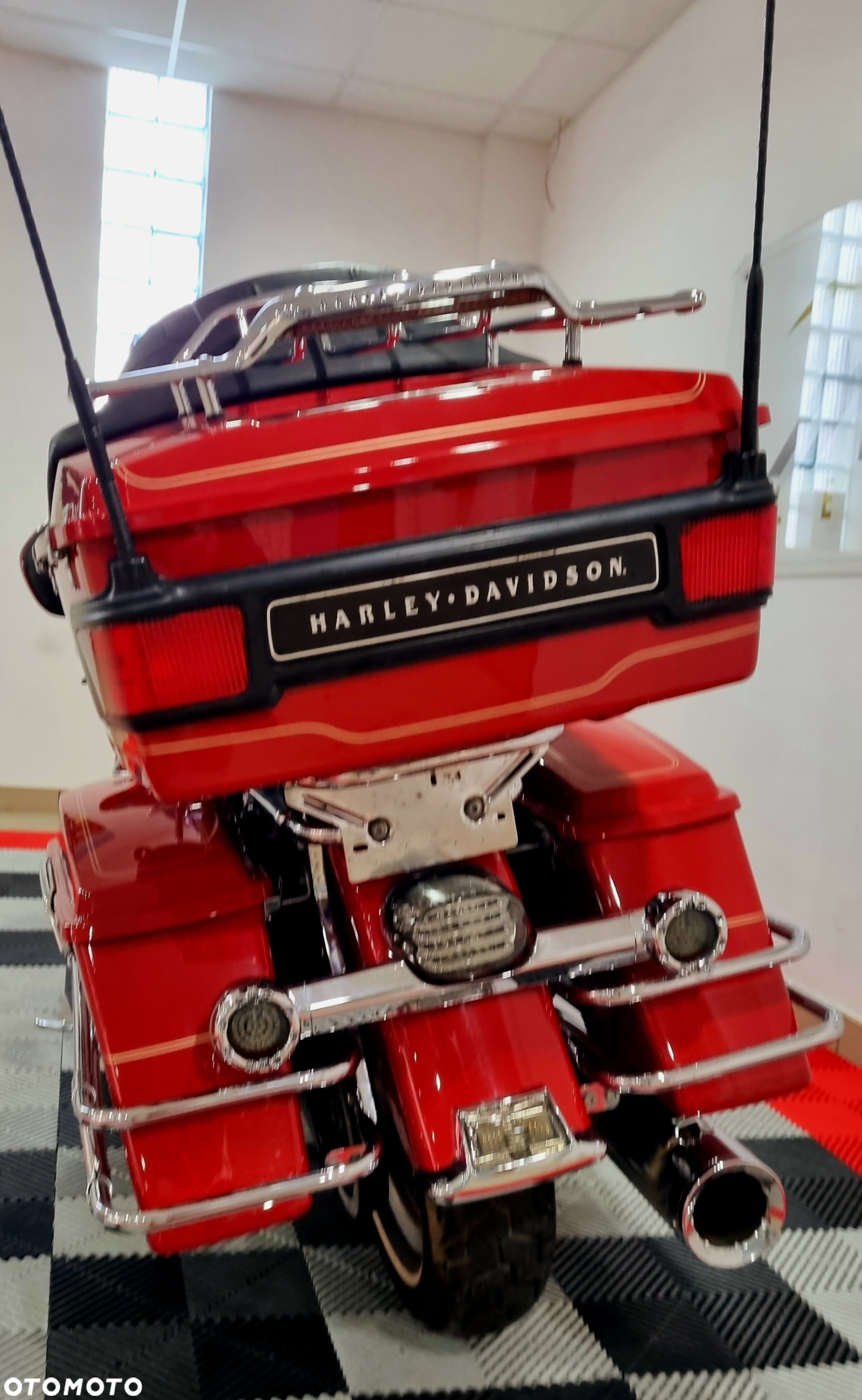 Harley-Davidson FLHTCU Ultra - 11