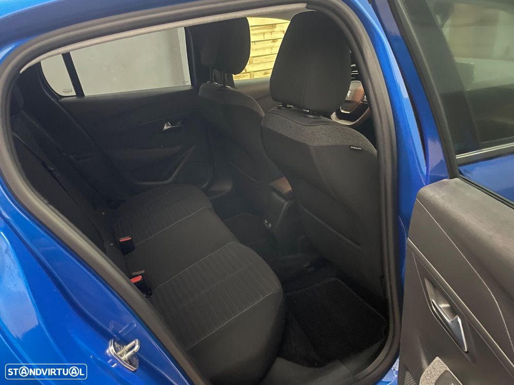 Peugeot e-208 E-Style - 24