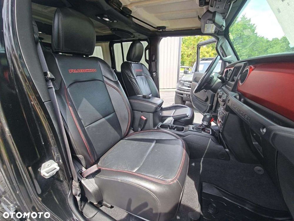 Jeep Wrangler - 12
