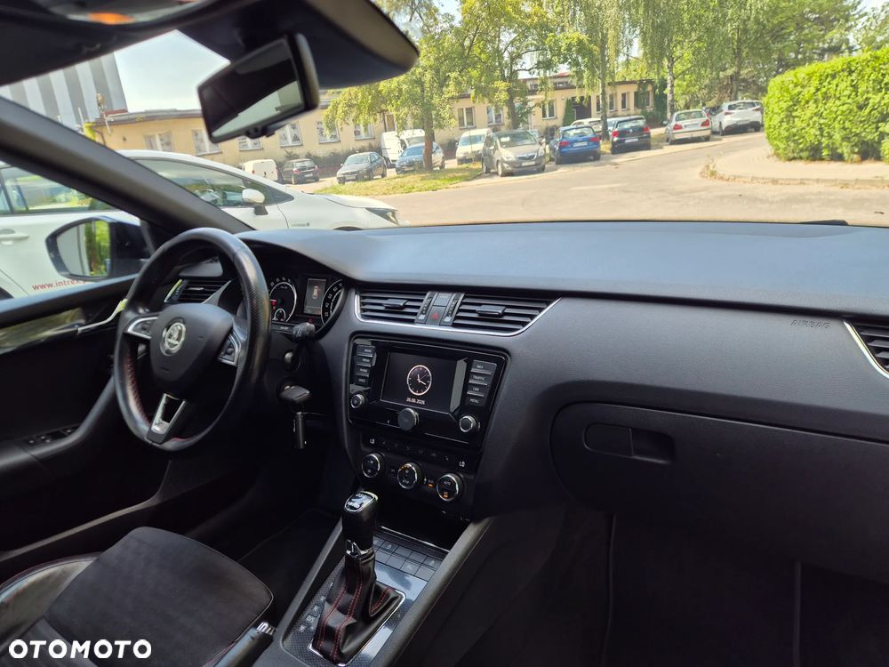Skoda Octavia 2.0 TDI DSG RS - 9
