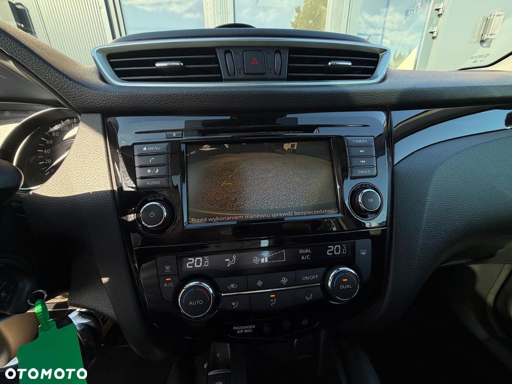 Nissan Qashqai 1.3 DIG-T N-Connecta EU6d - 32