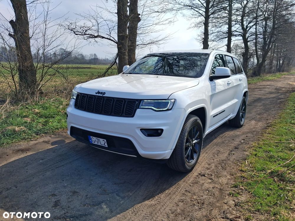 Jeep Grand Cherokee - 1