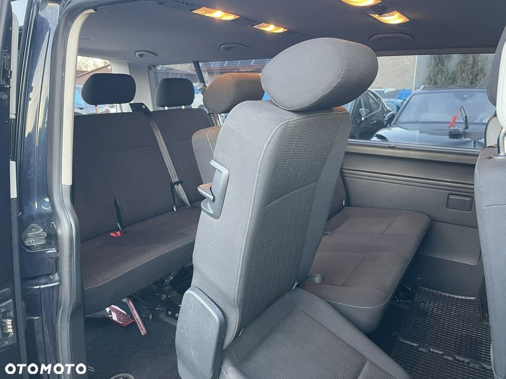 Volkswagen Caravelle - 12