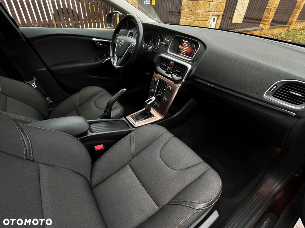 Volvo V40 Cross Country D2 Geartronic Momentum - 29