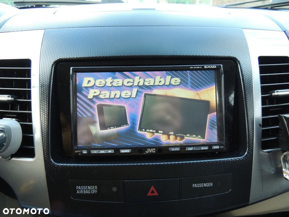 Mitsubishi Outlander 2.0 DID Instyle NAVI - 24