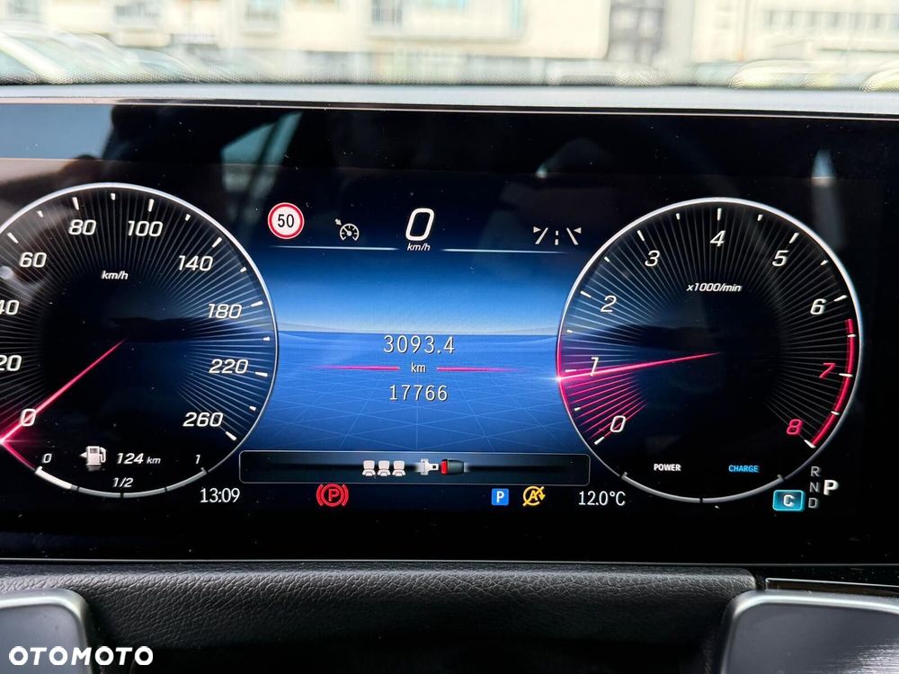 Mercedes-Benz GLB - 33