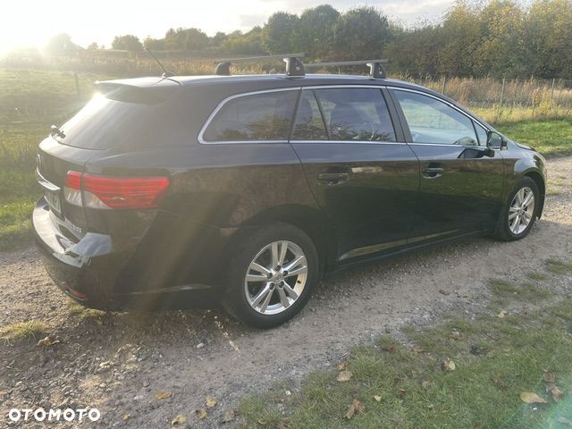Toyota Avensis 2012 photo 5