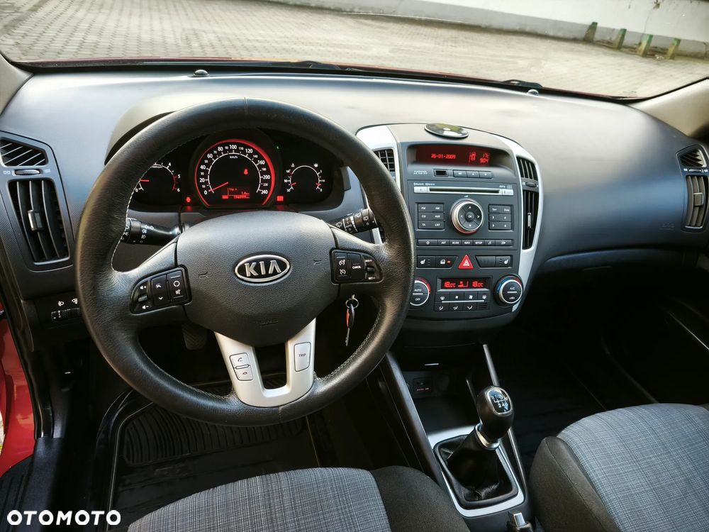 Kia Ceed 1.6 CRDi ISG Spirit - 14
