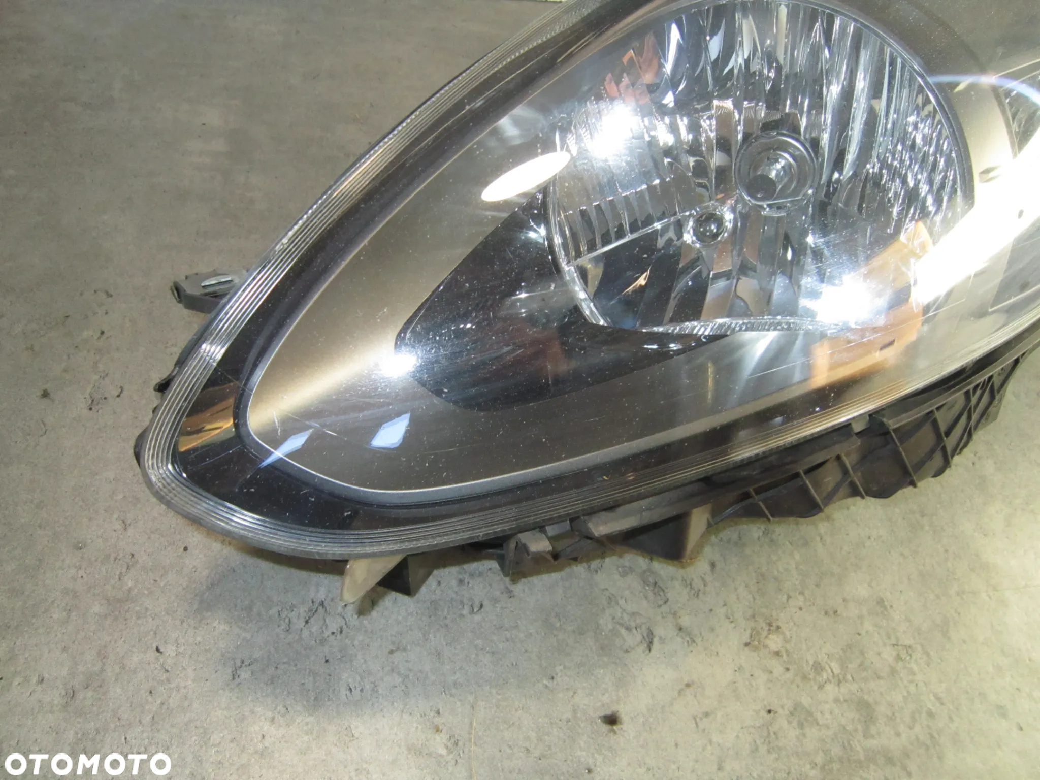 Lampa przód przednia lewa Fiat Punto Evo Lift Angilk - 2