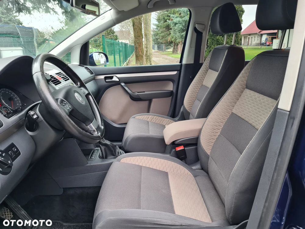 Volkswagen Touran - 6