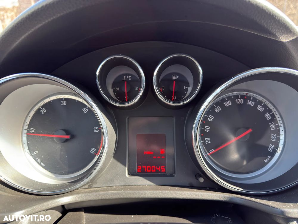 Opel Insignia 2.0 CDTI - 12