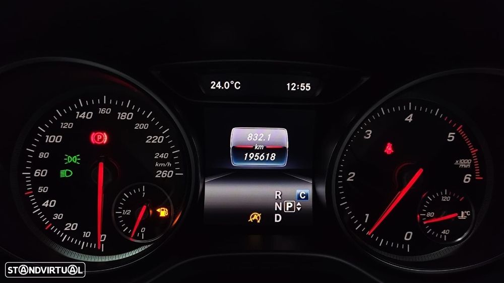 Mercedes-Benz CLA 200 d Shooting Brake Urban Aut. - 16
