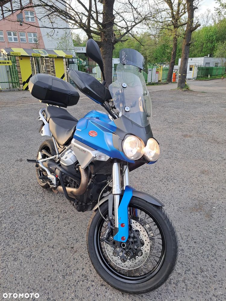 Moto Guzzi Stelvio - 2