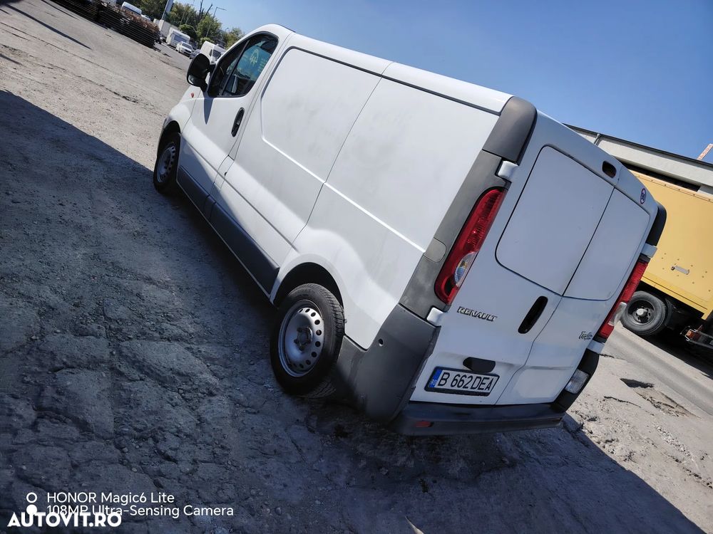 Renault Trafic - 11