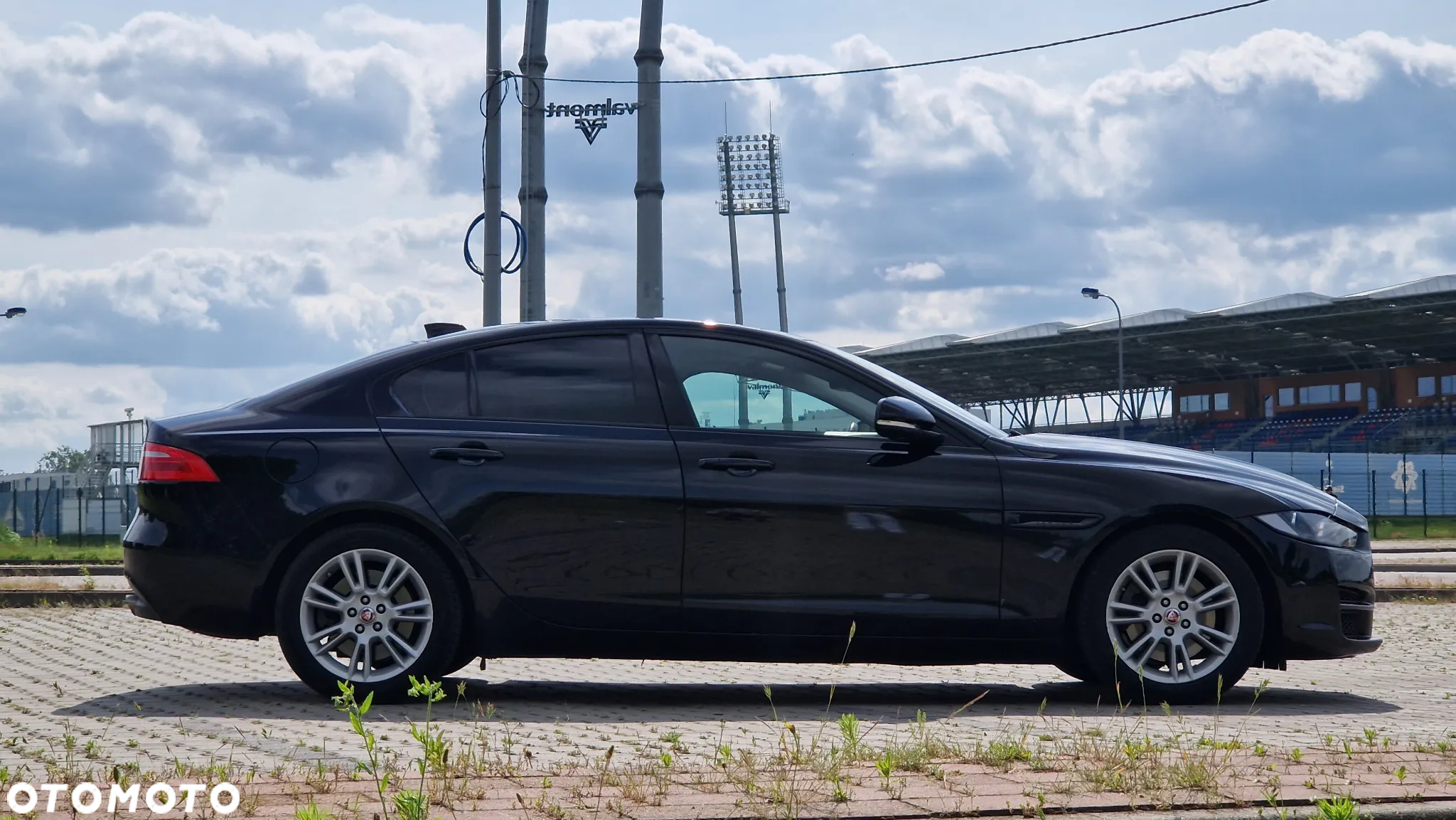 Jaguar XE 25t Prestige - 6