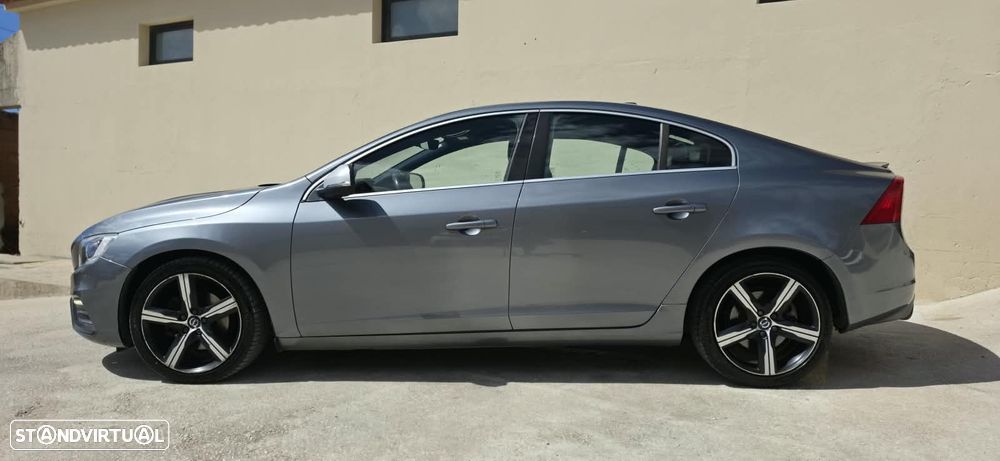 Volvo S60 2.0 D4 R-Design Geartronic - 1