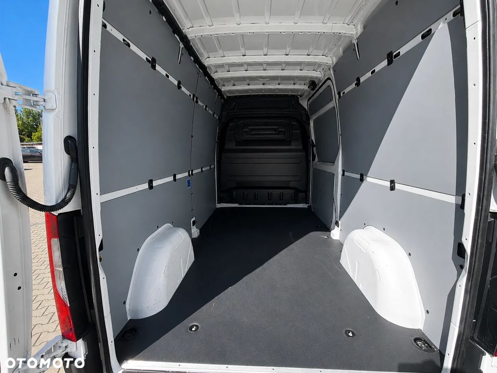 Mercedes-Benz Esprinter - 8