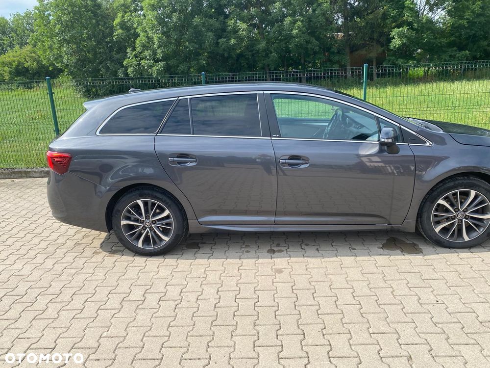 Toyota Avensis 2.0 D-4D Prestige - 3