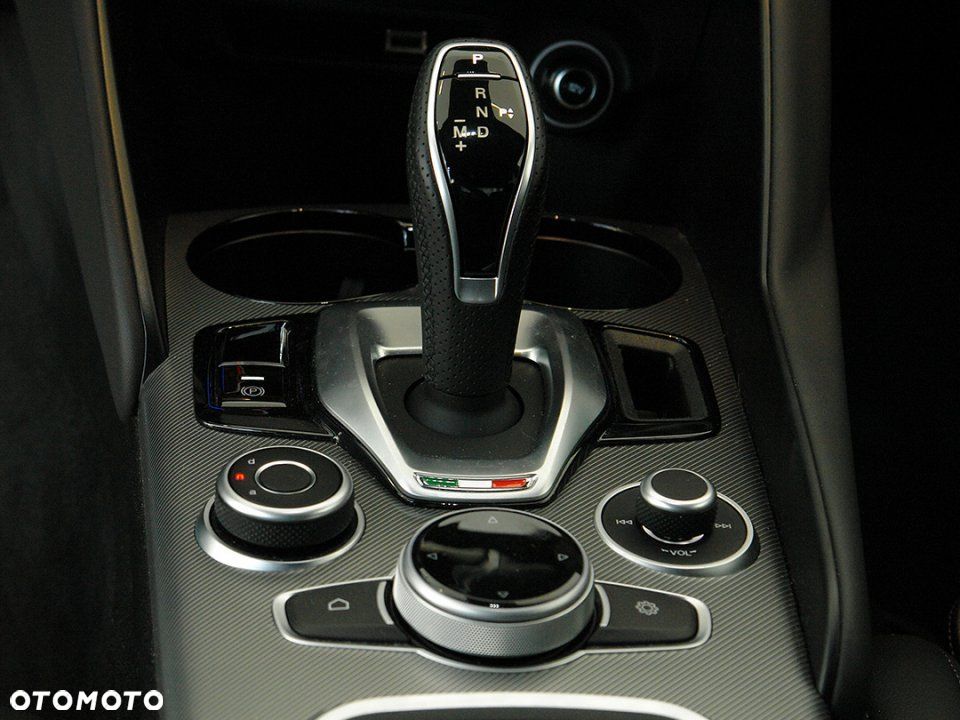 Alfa Romeo Giulia - 15