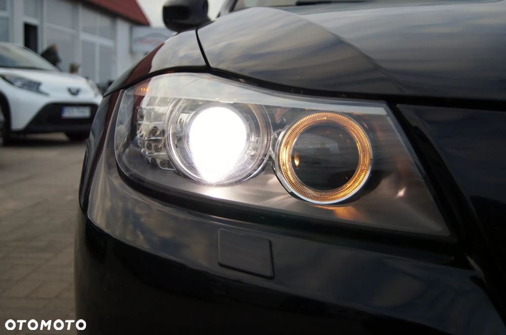 BMW Seria 3 320d - 29