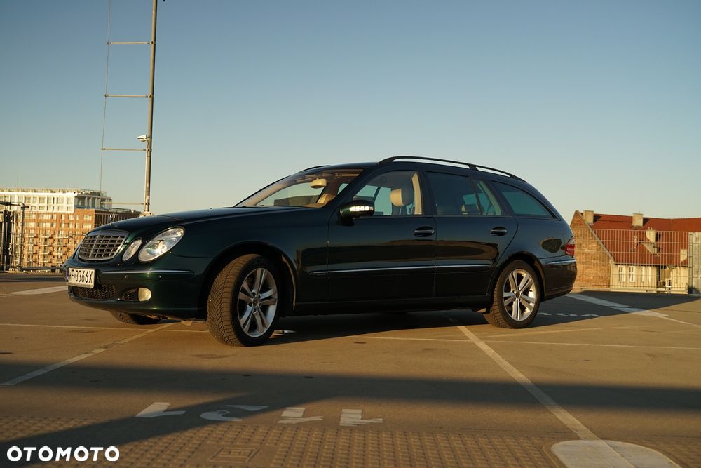 Mercedes-Benz Klasa E 500 4-Matic T Elegance - 24