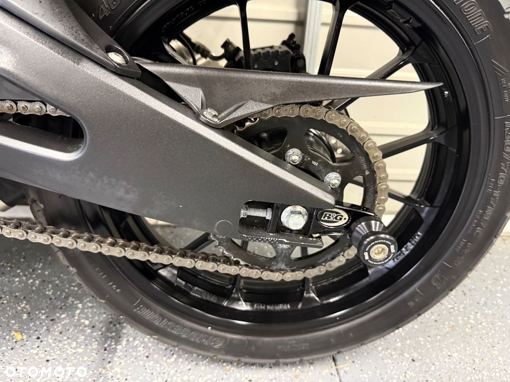 Yamaha MT - 12