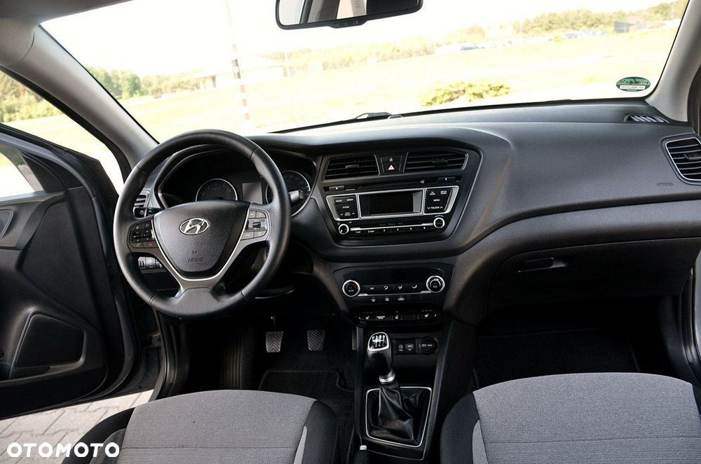 Hyundai i20 - 19