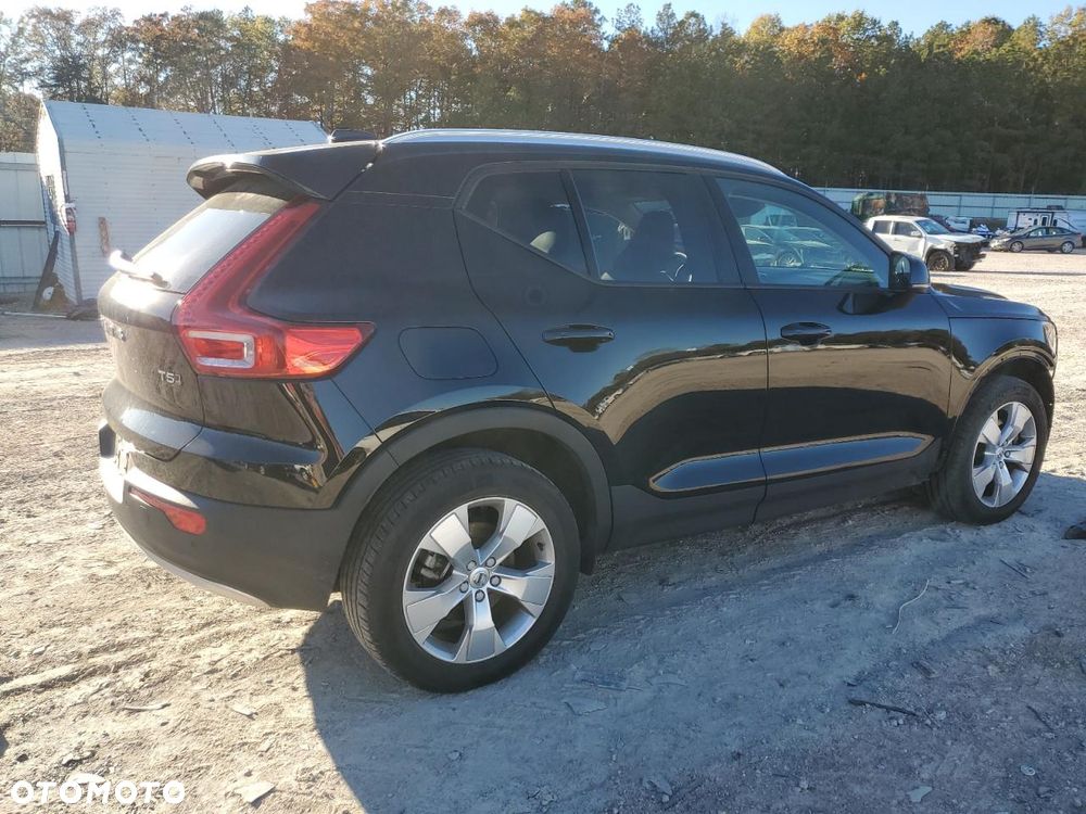 Volvo XC 40 T5 AWD Momentum - 1