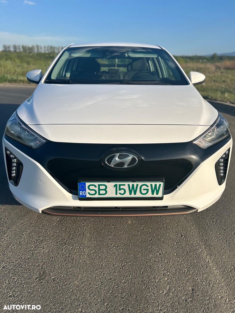 Hyundai IONIQ - 8