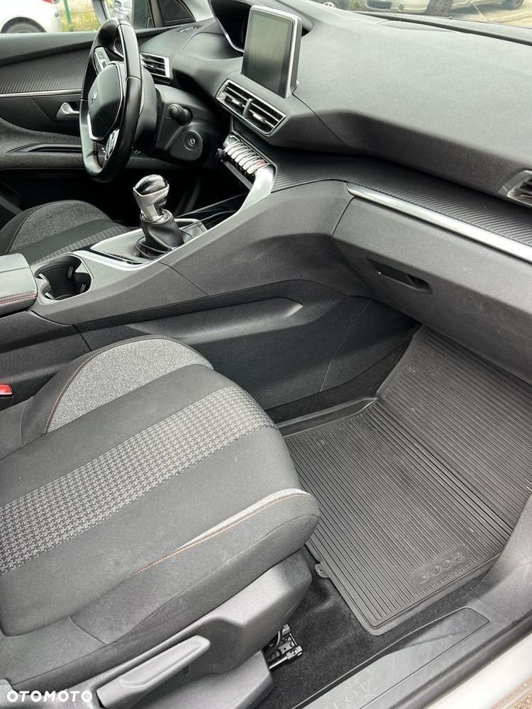 Peugeot 5008 - 10