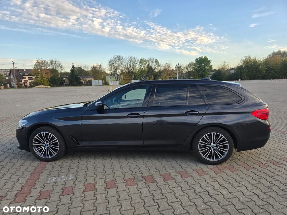 BMW 5 Series 2019 photo 2