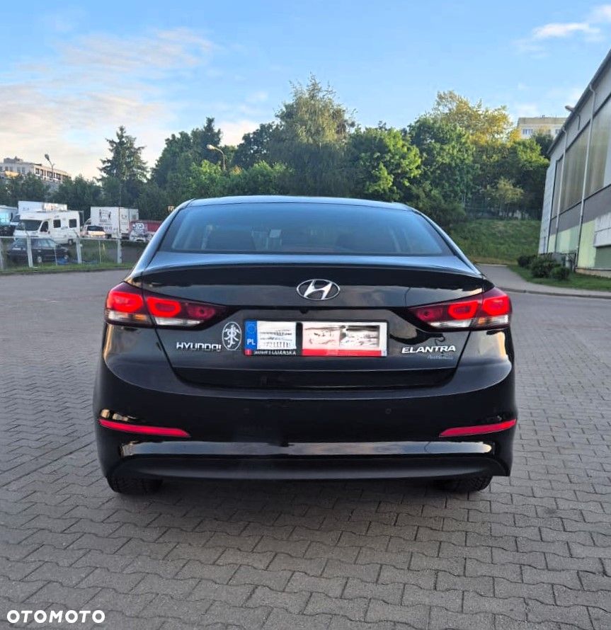 Hyundai Elantra 1.6 CRDi Style - 5