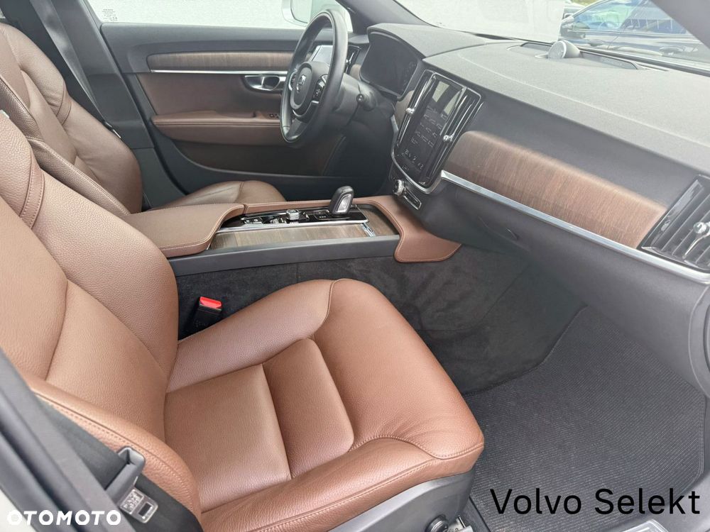 Volvo V90 Cross Country - 32