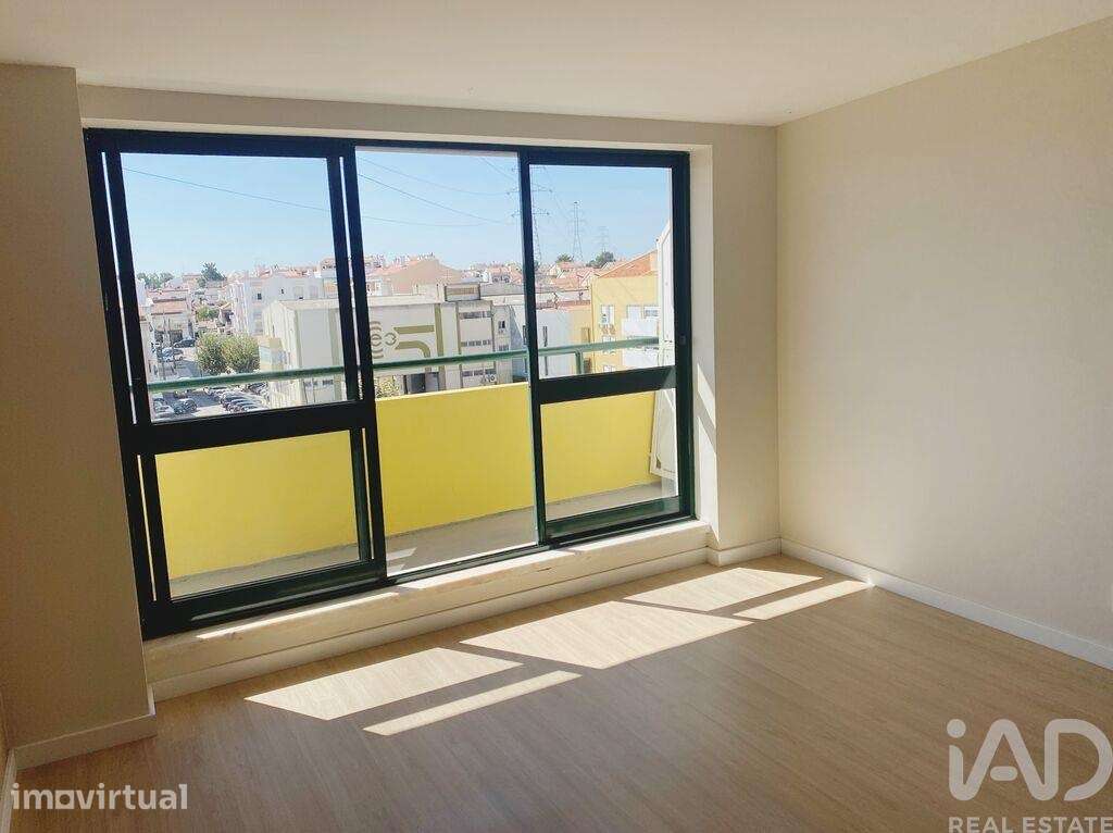 Escritório em Quinta do Conde de 26,00 m2