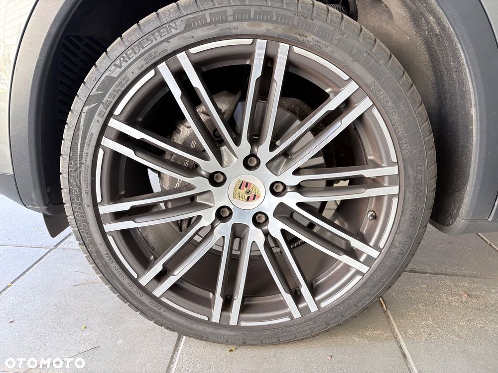 Porsche Cayenne Platinum Edition - 23