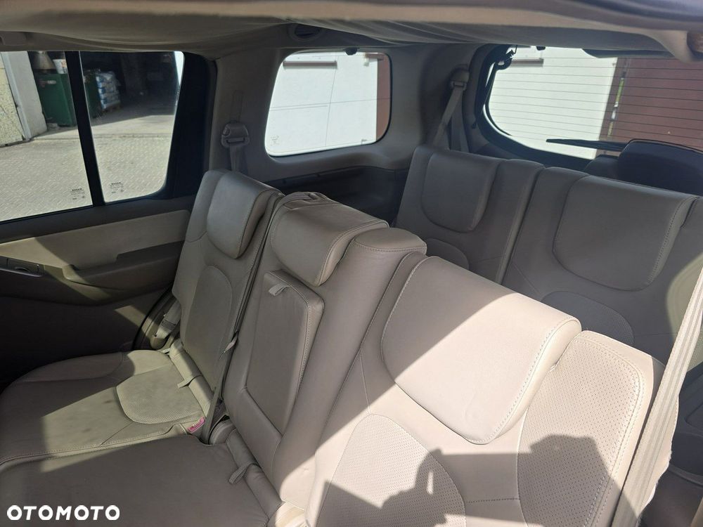 Nissan Pathfinder - 18