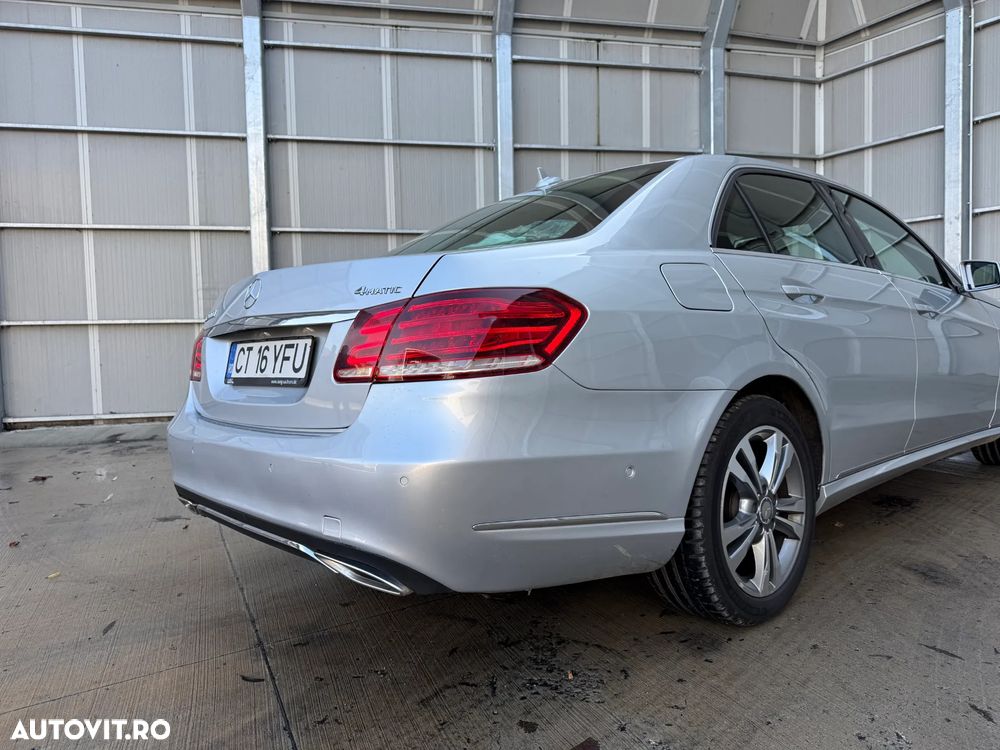 Mercedes-Benz E 250 BlueTEC 4Matic 7G-TRONIC Elegance - 11