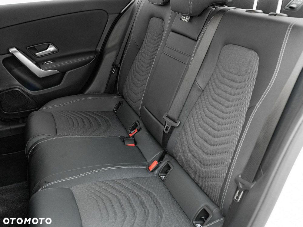 Mercedes-Benz Klasa A 200 d Progressive 8G-DCT - 29
