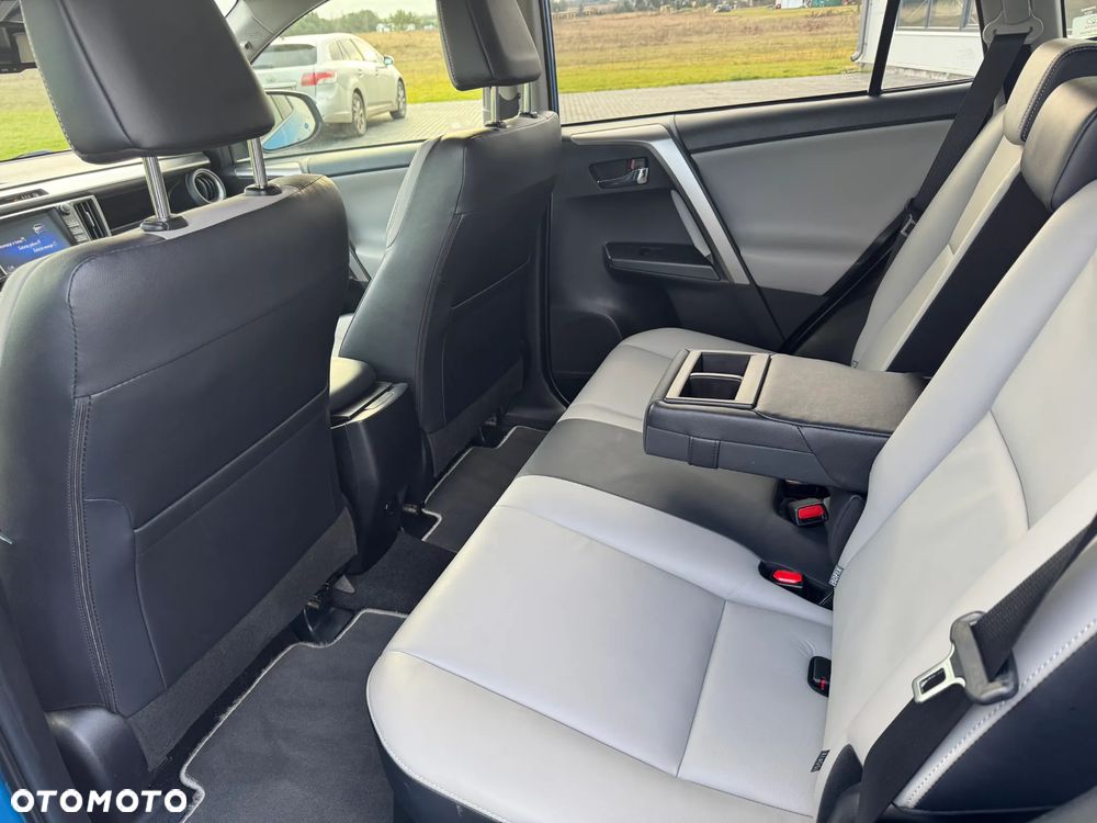 Toyota RAV4 ver-2-5-hybrid-executive-4x4 - 18
