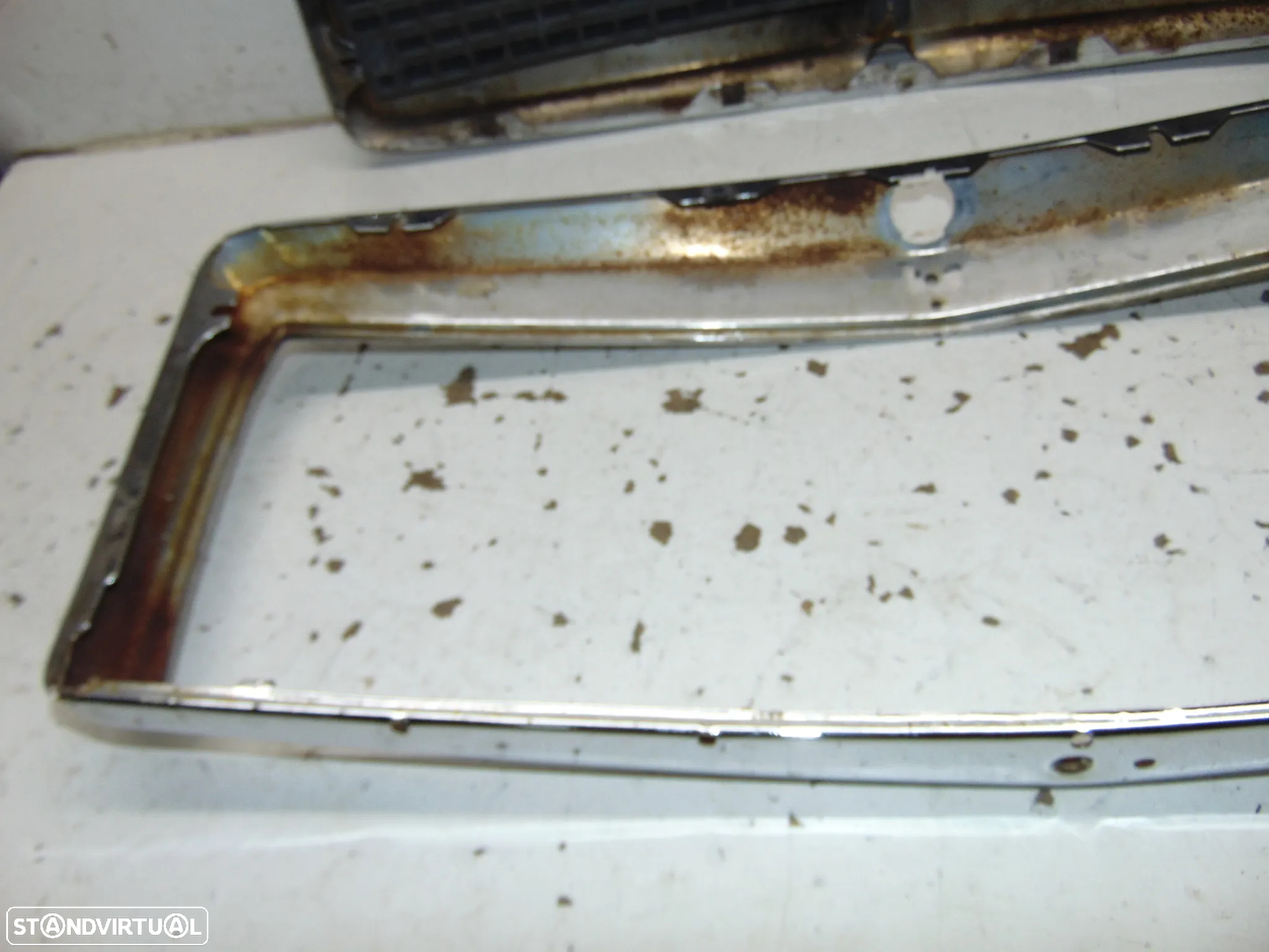 Mercedes 190/W201 grelha - 13