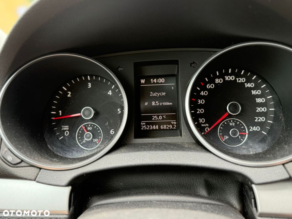 Volkswagen Golf 2.0 TDI DPF Highline - 11