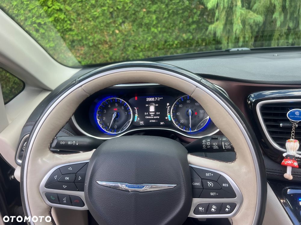 Chrysler Pacifica - 21