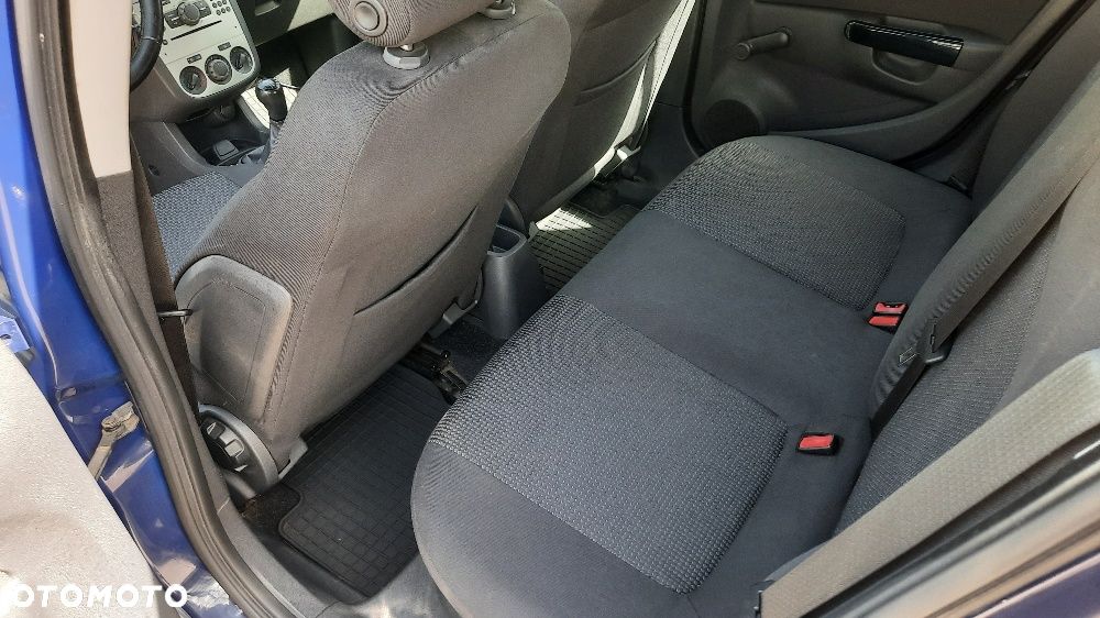 Opel Corsa 1.2 16V Essentia - 17