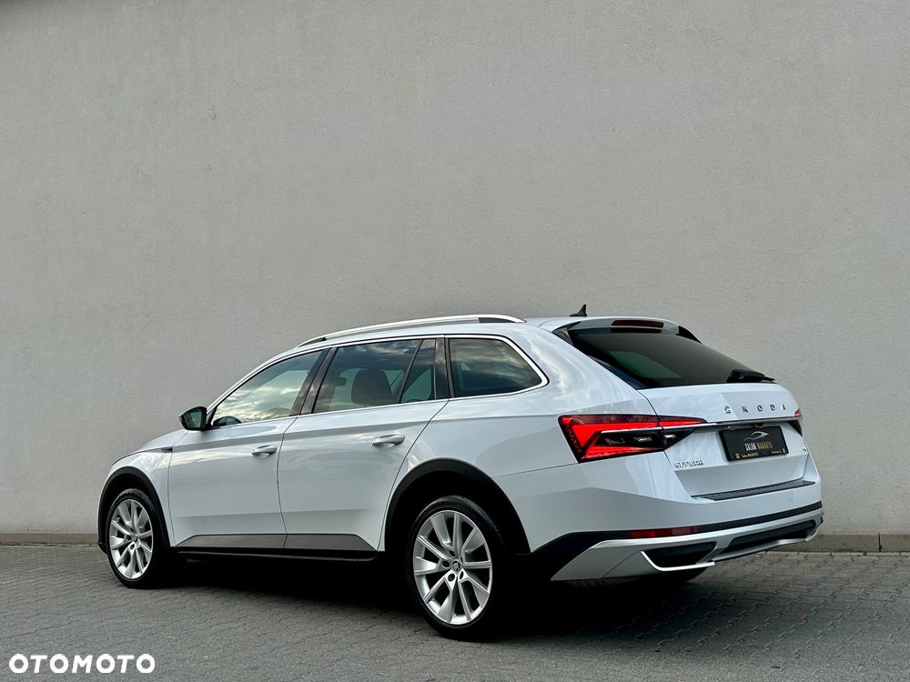 Skoda Superb 2.0 TDI 4x4 DSG Scout - 10