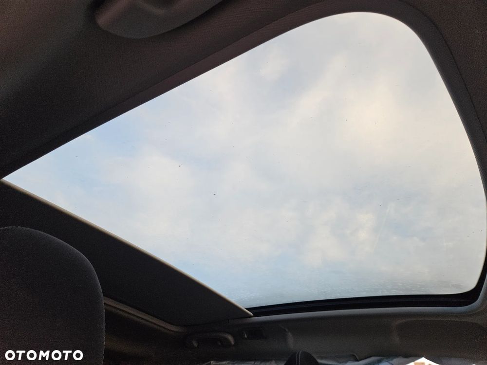 Nissan Qashqai 1.5 dCi DCT TEKNA - 10