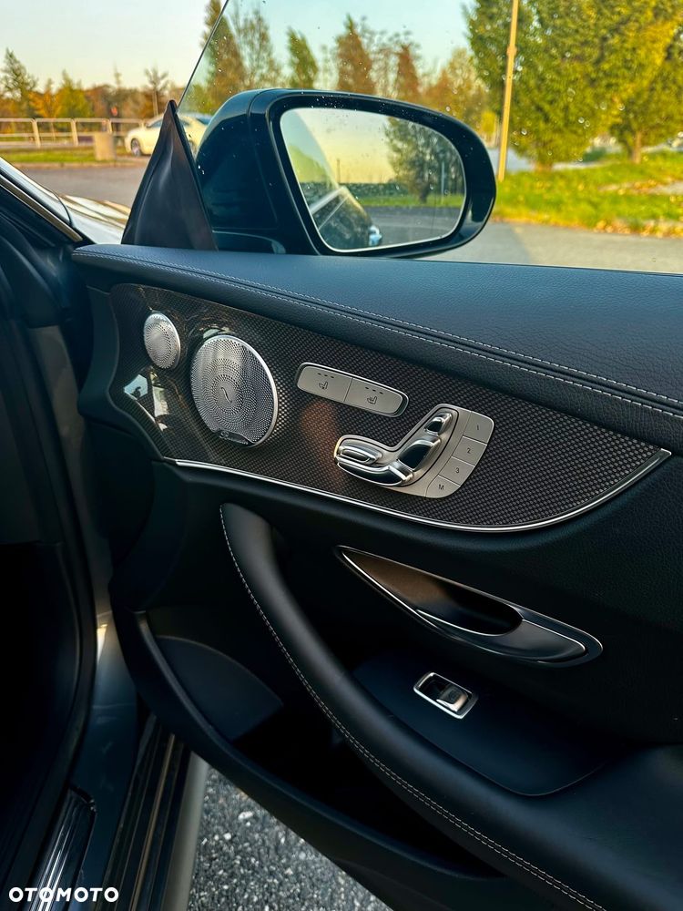 Mercedes-Benz Klasa E 220 d 4-Matic 9G-TRONIC - 19