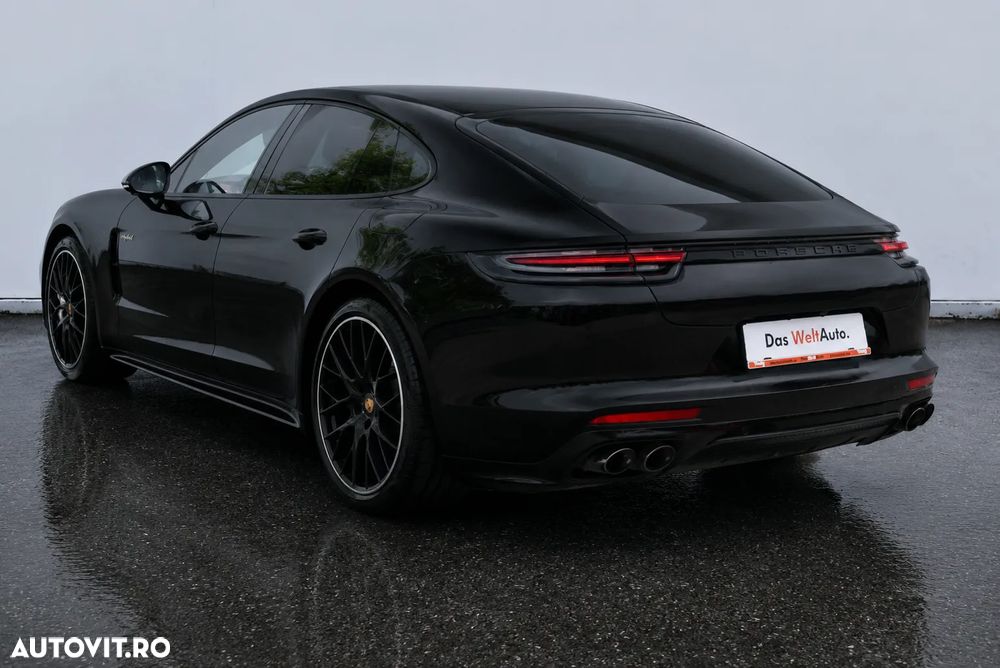 Porsche Panamera 4 E-Hybrid - 4