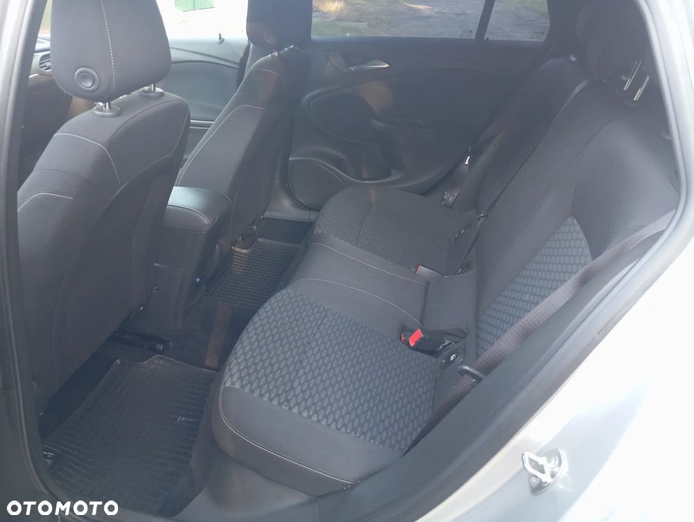 Opel Astra 1.4 T Enjoy - 6