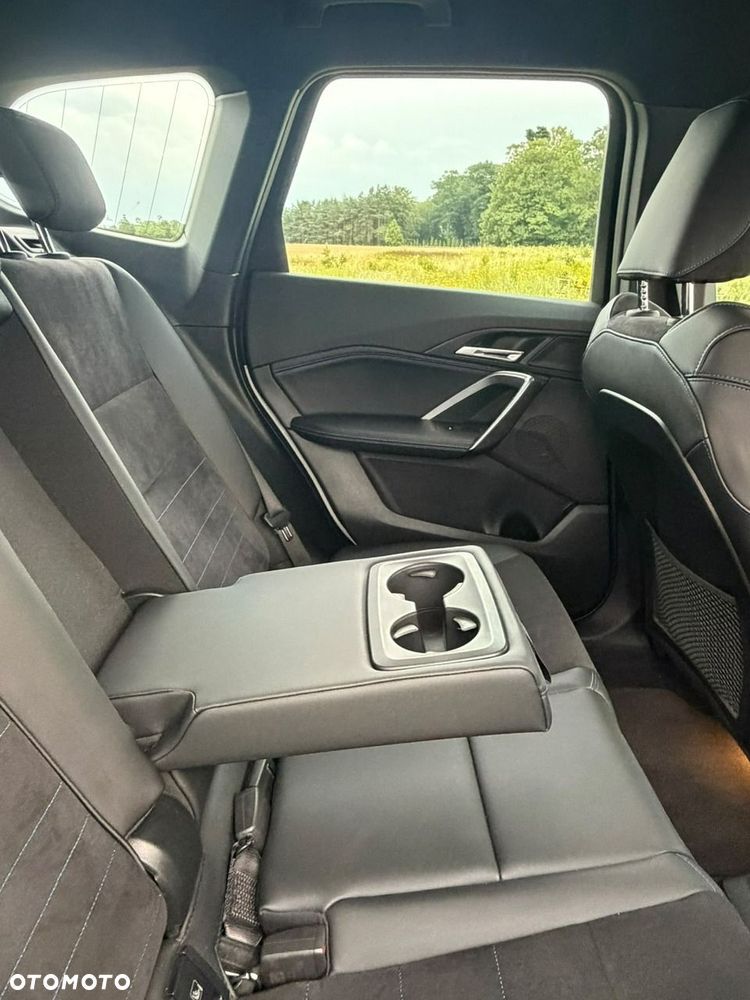 BMW iX1 eDrive20 66.5kWh M Sport - 14