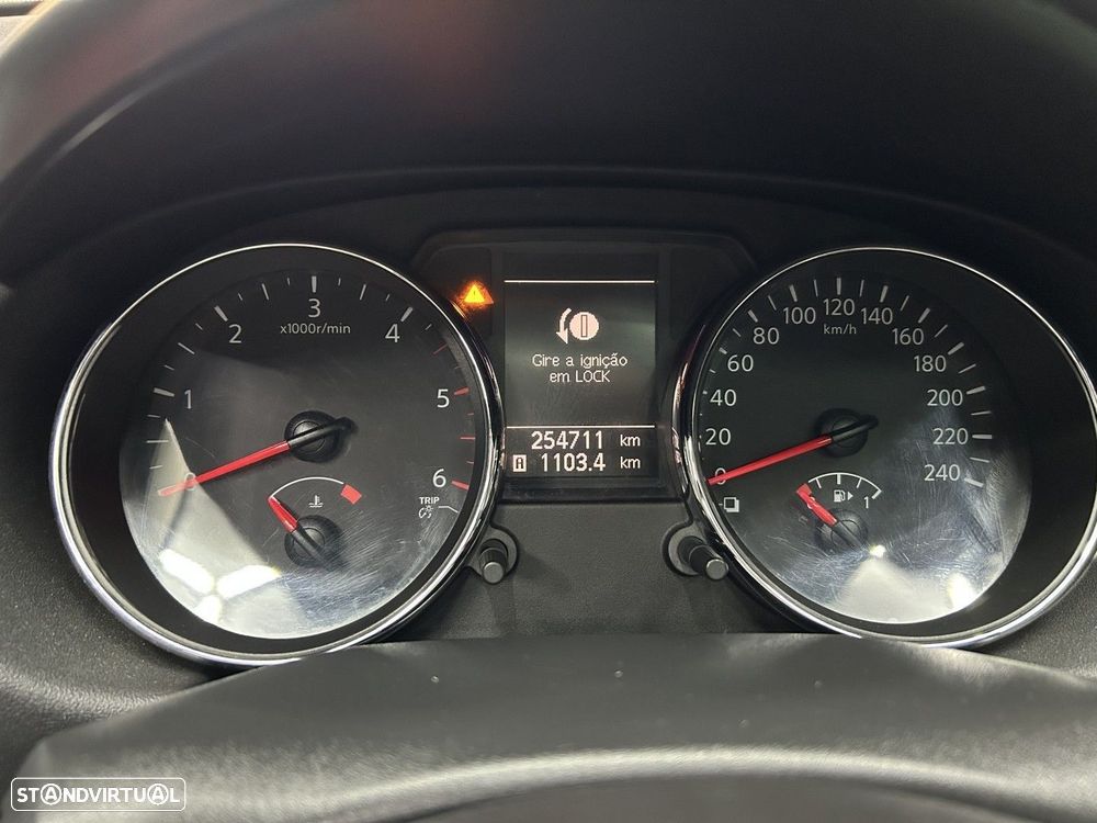 Nissan Qashqai +2 2.0 dCi Tekna Pele Preto — fotografia 17